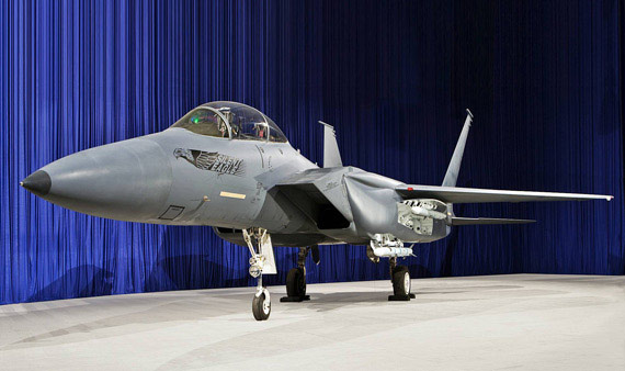 美军计划升级F16和F15 不赞成购买三代半战机