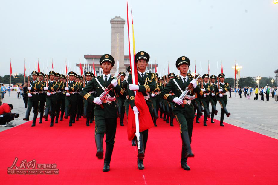 高清组图:电影纪录片《国旗卫士》剧照