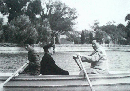 毛泽东同志逝世34周年:看毛主席的100个经典