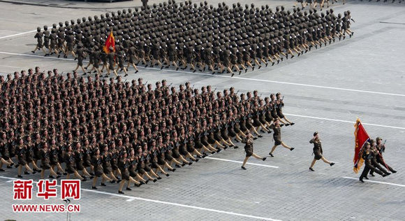 朝鲜阅兵式高清完整版2017