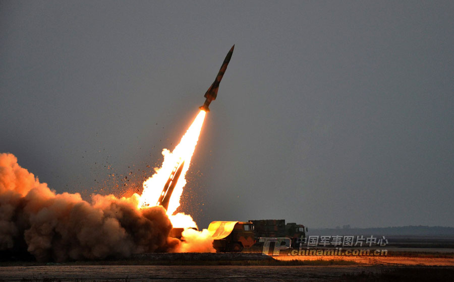 高清:成空部队远赴渤海湾实射国产新型地空导弹