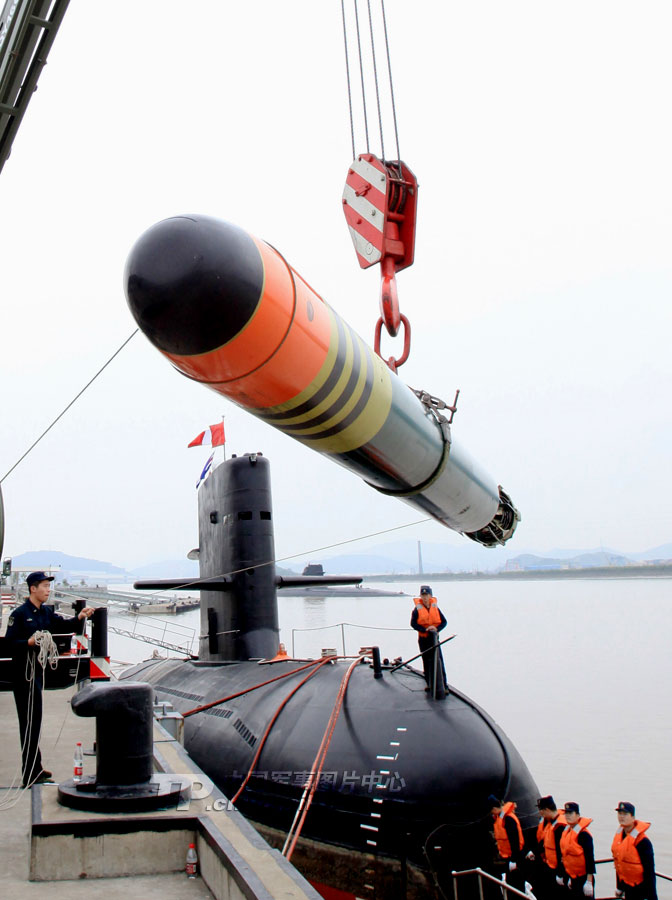 高清:海军东海潜艇部队组织战备等级转换演练