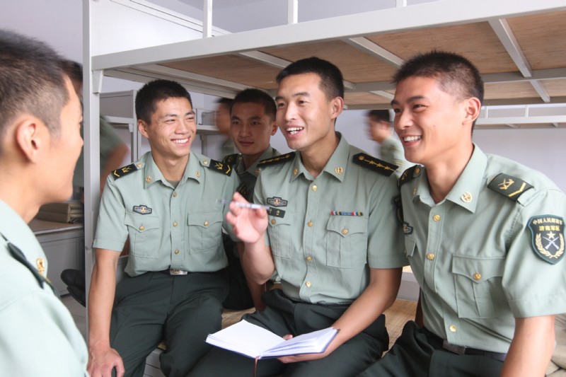 一连指导员蔡伟上尉新春