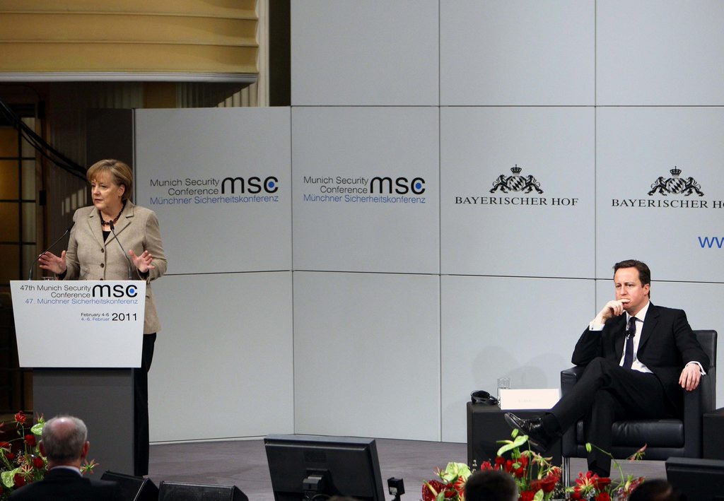 高清图集:默克尔和卡梅伦出席慕尼黑安全政策