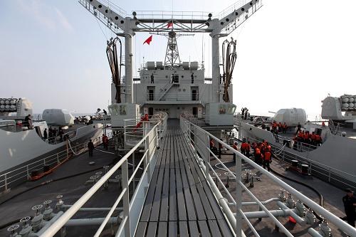 2011年2月28日,温州舰、马鞍山停靠在鄱