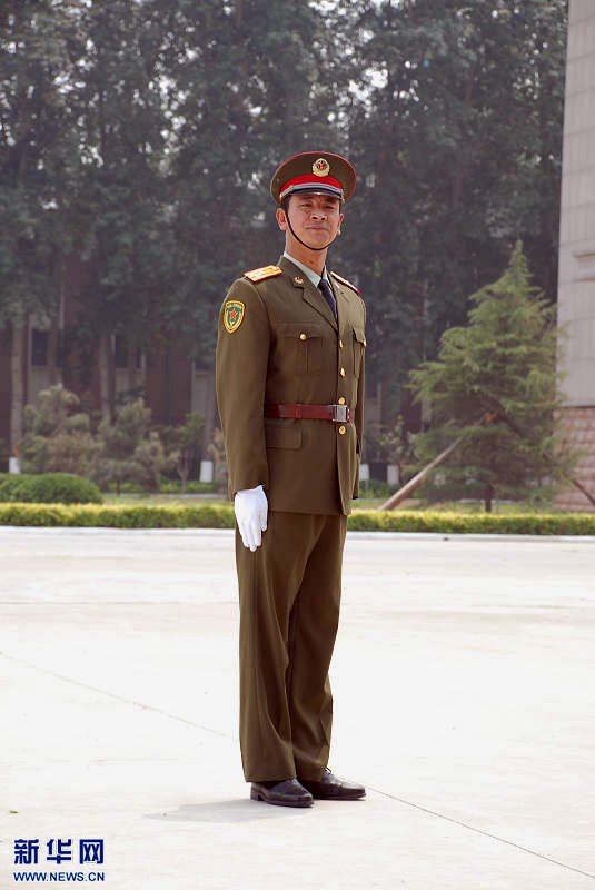 高清:我军预备役部队军官1996年佩戴预备役军衔(2)