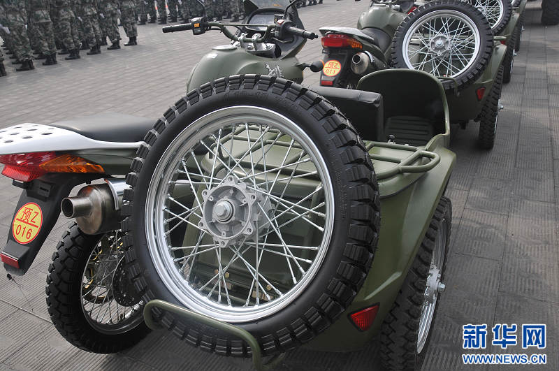 高清:中国预备役部队嘉陵JH600BJ型三轮摩托