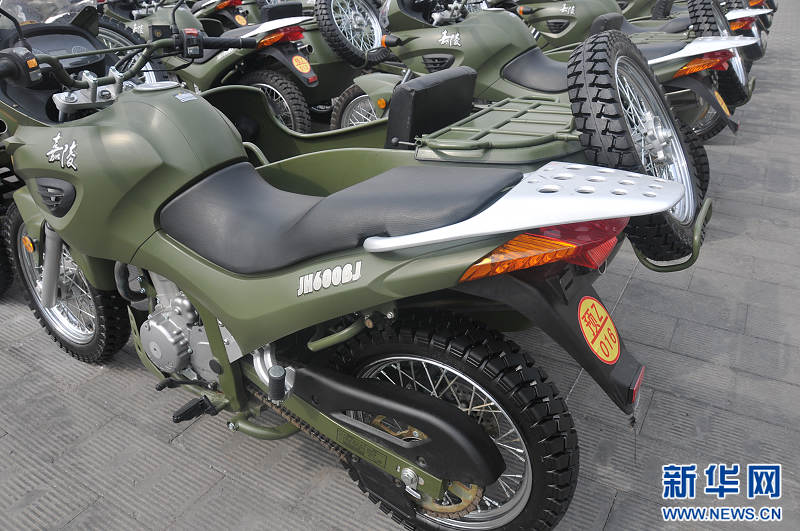 高清:中国预备役部队嘉陵JH600BJ型三轮摩托