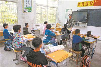 40年爱心接力，“南京路上好八连”坚持做好为民服务