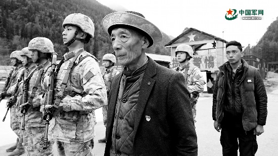 四十多年来老兵与两个儿子接力担任西藏军区某边防连向导
